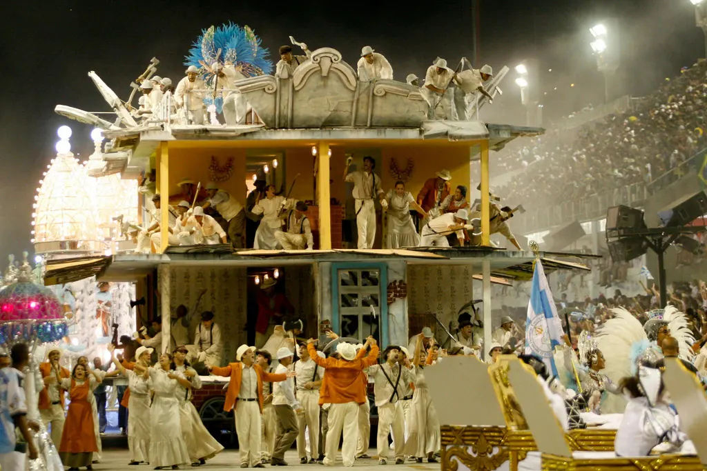A carnival float with gilded figures at the Sambódromo